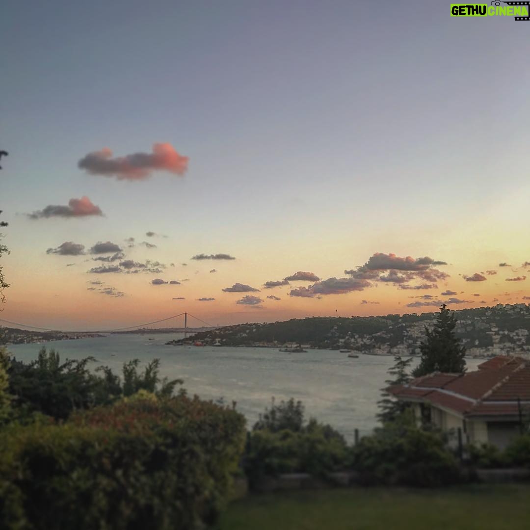 Vatan Şaşmaz Instagram - #sunset #sundown #twilight #istanbullovers #bosphorus