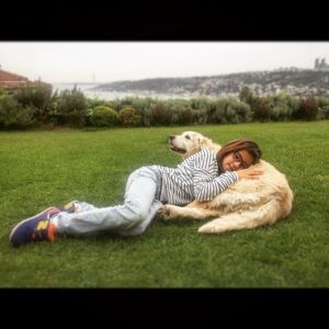 Vatan Şaşmaz Instagram - #tbt #su #zino #gecmiszamanolurki #goldenretrieversofinstagram #goldenretriever #dog #kids #love 🙏🏼♥️
