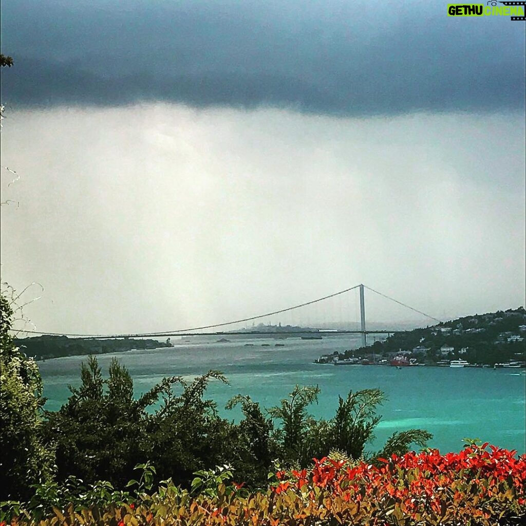Vatan Şaşmaz Instagram - #rainyday #mondaysyndrome #istanbullovers