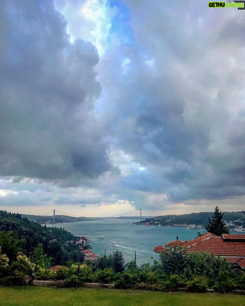 Vatan Şaşmaz Instagram - #bosphorus #istanbul #istanbulpage #istanbullovers #parçalıbulutlu