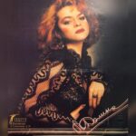 Vera Aldonina Instagram – Эту открытку мама хранила с 10- ти лет. Приезжая в Москву на свои первые выступления, она мечтала, что обязательно встретит на улицах города Ларису Долину. )
Мне невероятно повезло! В 8 месяцев у меня появилась лучшая крёстная!
Моя Лариса, с Днем Рождения! Люблю! Ценю каждую нашу встречу. Творите и сияйте на радость всем нам! ❤️ @larisa.dolina.official