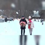 Vera Aldonina Instagram - Моя мама была невероятным человеком. Добрая, талантливая, красивая. Но самое главное - все, что она делала, она делала честно. Конечно же, приятно, когда во мне узнают мамины черты или мамины нотки в голосе. Я с огромным удовольствием пою её песни, храню светлую память о нашей жизни. Но как я отметила в сюжете, хранить память и целенаправленно становиться двойником - это абсолютно разные вещи. Мне многие пишут, что я – "вторая" Юля. Думаю, что это не совсем правильно, так как мне пока ещё только предстоит пройти свой жизненный и творческий путь. А мама будет для меня ориентиром, гордостью и абсолютным мастером своего дела, на которого я всегда буду равняться.