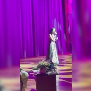 Vera Aldonina Instagram - Сегодня я была рада принять участие в новогоднем творческом вечере Ларисы Алексеевны Рубальской 