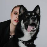 Vera Kotelnikova Instagram - Недавно, благодаря супер-Алине, мы реализовали проект совместно с приютом для собак «Дубовая роща» @chetire_lapi Как видите, чтобы в вашем доме жила роскошная собака, не нужно тратить кучу денег на ее приобретение в элитном питомнике, достаточно просто заботится. Любовь - лучшее украшение/лекарство/чувство/мотивация/сила…нужное подчеркнуть. Со мной на фото мистер Гром. Он потрясающе красив. Умен, очень добрый и игривый. И воспитанный! Знает команды! Я правда не понимаю, почему он в приюте, а не на ручках. Исправить это можно, если написать сюда @takemehome_7row #Гром_дубоваяроща7 _________ Фото: @grebennikov_evgeniy @itsmayonfire Мейкап: @oksana_muah @gutorova.marina.muah Любовь: @alyschastlivay