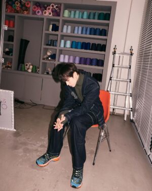 Vernon Instagram - 🫶🏼 @kenzo @nigo #KENZONigo #KENZOxAsics on KENZO.com