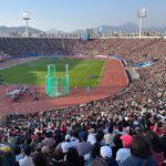 Veronica Bianchi Instagram - Se terminan los Juegos Panamericanos. Un evento deportivo más que me toca cubrir por mi profesión. Me quedo con lo gran anfitrión que fue Chile, con la pasión de nuestros deportistas, y sobre todo con el público maravilloso que copó los recintos. Pero principalmente con lo que refleja la última foto. Lo más importante es inculcar el deporte a los niños, ellos son el futuro…y si el futuro es con deporte como parte de la vida…estoy segura que va a ser mucho mejor! Grande Chile, grandes nuestros deportistas. Me llena de orgullo que tanta gente los apoye, que esto no se corte! Que sea un cambio de mentalidad, para siempre! Lo único que cambiaría, es que me hubiese gustado cubrir los Juegos desde los lugares de competencia, pero bueno. Para la próx🫠🇨🇱📺