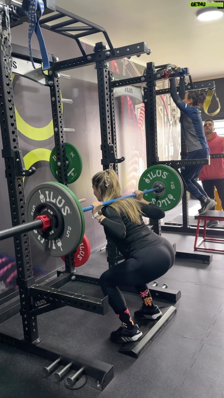 Veronica Bianchi Instagram - Disciplina y constancia. Dos virtudes importantísimas para lograr LO QUE SEA en la vida🤍🏋🏻♀️