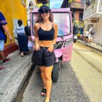 Veronica Bianchi Instagram - Último día del año. Me toca en una ciudad llena de color 💚☀️🌸🐒 tal como fue mi 2023. Agarrate 2024, vamos con todo!🍾👰🏼‍♀️🤎🏋🏻‍♀️📺⚽️ Siempre agradecida de tener lo más importante: una familia unida, con salud, trabajo…y donde el amor es el pilar más importante! Cartagena De Indias, Colombia