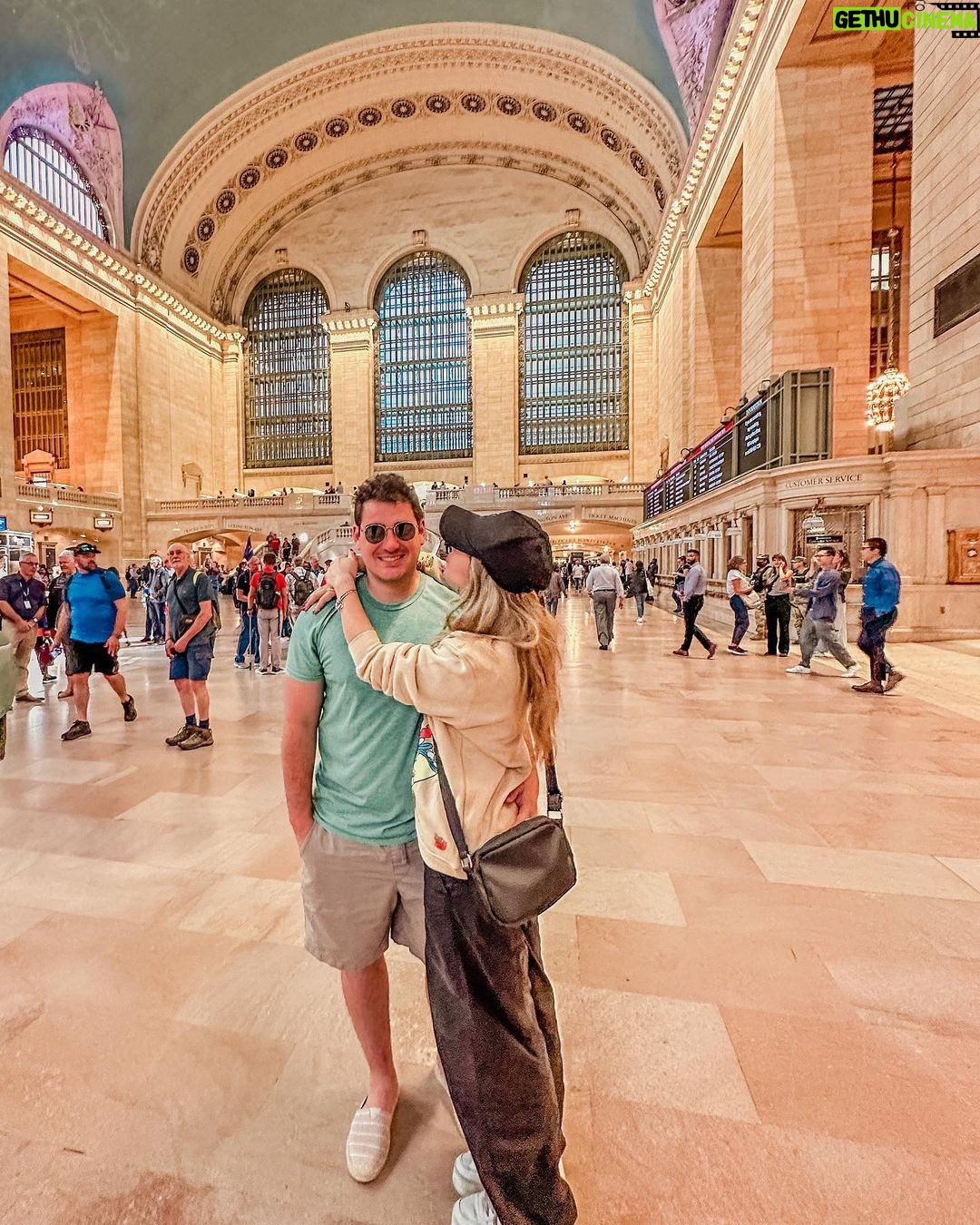 Veronica Bianchi Instagram - Y después de un tiempo…por fin pude venir a buscar mis cosas y despedirme de un lugar que me dio tanto! Siempre #NYC será un buen recuerdo para mí! Estudio, amor, proyectos, sueños. Lugar inolvidable por siempre! ❤️ New York City, NY