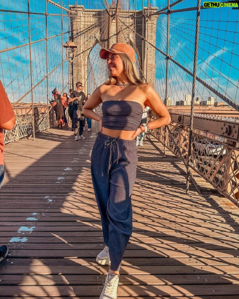 Veronica Bianchi Instagram - Familia y unos rayitos de sol! 🤍🙌🏻 New York City, NY