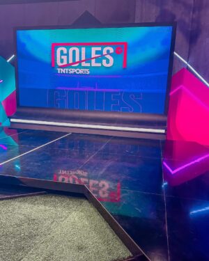 Veronica Bianchi Instagram - Un día a la vez!😅⚽️📺
Lunes moviditoooooo
#Panamericanos #TNT #Goles #TST #mediaPunta