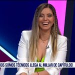 Veronica Bianchi Instagram - Foto 1: un EQUIPO que cumple 1000 programas al aire. Éxito rotundo!🎥 Foto 2: una periodista siendo feliz en su pega🎤 Foto 3: el hombre que arma día a día mis #outfits con mucho cariño y estilo!🥰 Foto 4: un grupo de fanáticos del fútbol que sale en pantalla opinando, analizando, y a veces tirando la talla😅 TST1000 capítulos. Más que cantidad, es calidad😉 Gracias @tntsportscl TNT Sports Chile