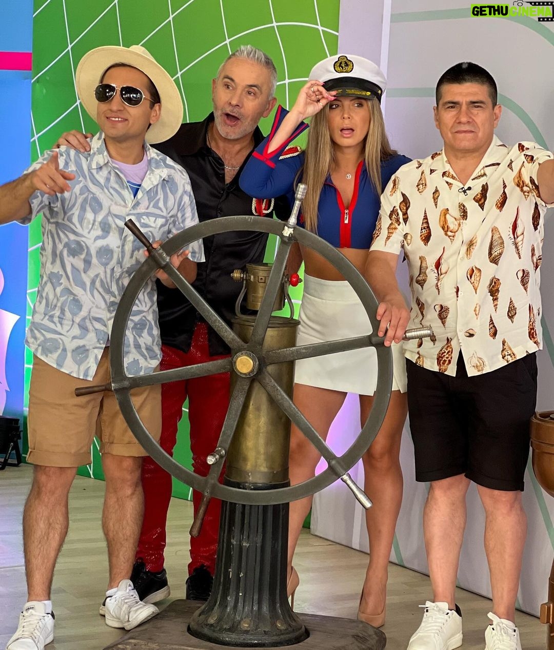 Veronica Bianchi Instagram - Volvimos…y con todo!🛳️📺⚽️ #TSTsummer @tntsportscl TNT Sports Chile