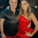 Veronica Bianchi Instagram - Teletón 2023! Dejamos todo en la pista de baile con mi querido Juvendance! Comprometidos con esta enorme y hermosa causa @teleton_chile en representación de @tntsportscl Gracias a todos los que se quedaron despiertos para apoyarnos. El baile no es lo nuestro (quedó claro, no?😅) y pusimos el ❤️ en La Bachata! Agradecida de tener un partner que se tomó este desafío tan en serio, como todo lo que hacemos! @juvenal.olmos También, de los coreógrafos Felipe y Claudia, que sabiendo nuestras limitaciones, trataron de que se note lo menos posible🕺🏼💃🏻 Y por supuesto a mi querido Arturo @vestuarista.cl que como SIEMPRE se encargó de buscarnos el mejor look para que brillemos! Los quiero a todos, porque desde su lugar, aportaron a esta noble causa ❤️