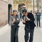 Veronica Ngo Instagram - Say cheeeseee 📸 Các bạn gặp 2 đứa ngoài đường thì cứ xin tấm hình nhen. v&h sẽ chụp cho 🤳😋 Tấm này chụp em @levietbu_ nè Eifel Tower