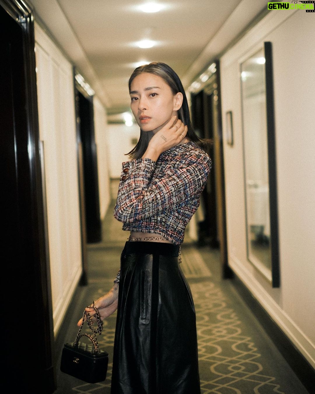 Veronica Ngo Instagram - Thank you Chanel for the lovely treat. Cám ơn Chanel Việt Nam cho sự kiện ý nghĩa này ❤️ #chanelss23 #parisfashionweek 📸 Alex Fox (L’OFFICIEL) The Peninsula Paris - Official