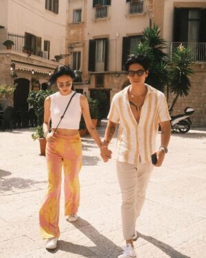 Veronica Ngo Instagram - Biểu là dắt tui đi khắp thế gian nha. 
#europeantraveler #couplegoals❤