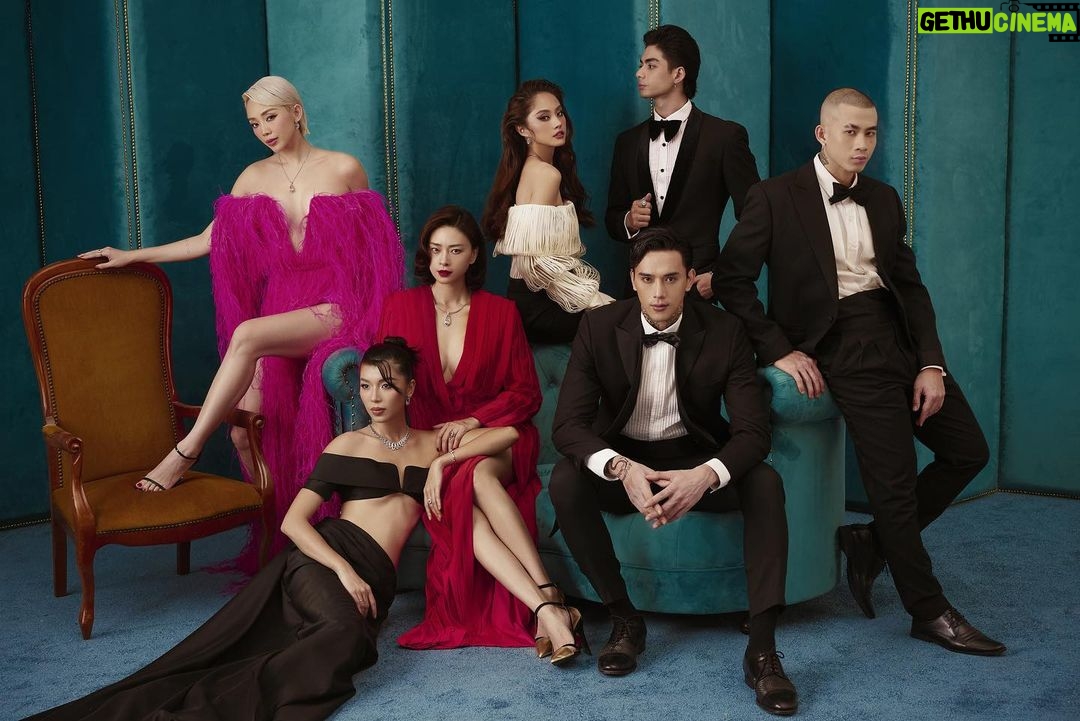 Veronica Ngo Instagram - Dàn cast siêu chuẩn ❤️🥰 Photo: Milor.Tran Stylist:Tô Quốc Sơn Make Up: Sol, Tài Phạm, Nguyễn Chánh Tính, Đặng Quốc Trọng, Dương Hữu Nghĩa Hair: Pom, Ruby Nguyễn, Nguyễn Gia Nghi, Đặng Huy, Hương Đào Dress : CONG TRI Suit : Duc Vincie Accessories : CAO Fine Jewellery Stylist assistant: Phong Cao