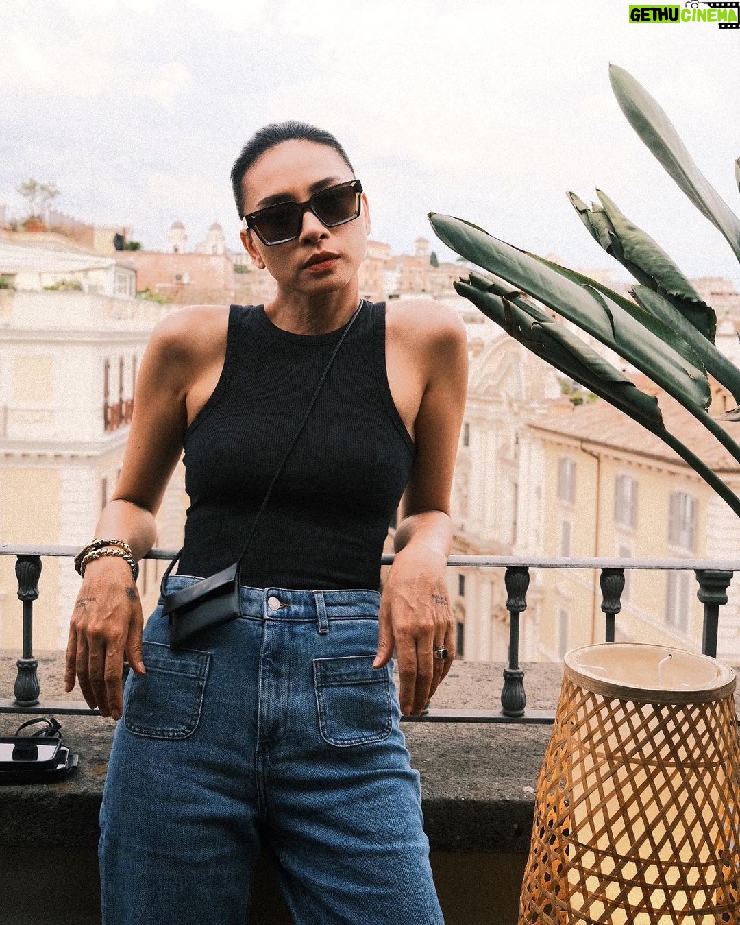 Veronica Ngo Instagram - Chill vibes only …😎 #weekend Rome, Italy