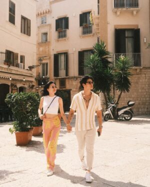 Veronica Ngo Instagram - Biểu là dắt tui đi khắp thế gian nha. 
#europeantraveler #couplegoals❤