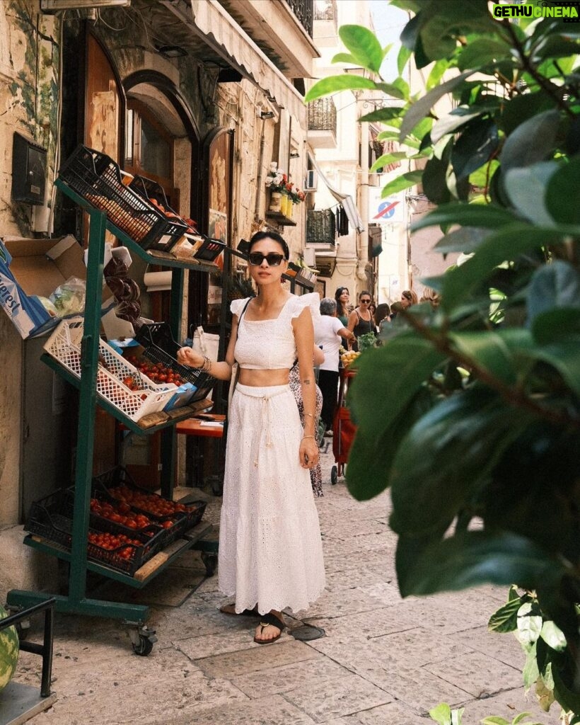 Veronica Ngo Instagram - Market day 🍉🍓🍐🍎🍏❤️ #rome #poglinanoamare #localmarket Bari, Italy