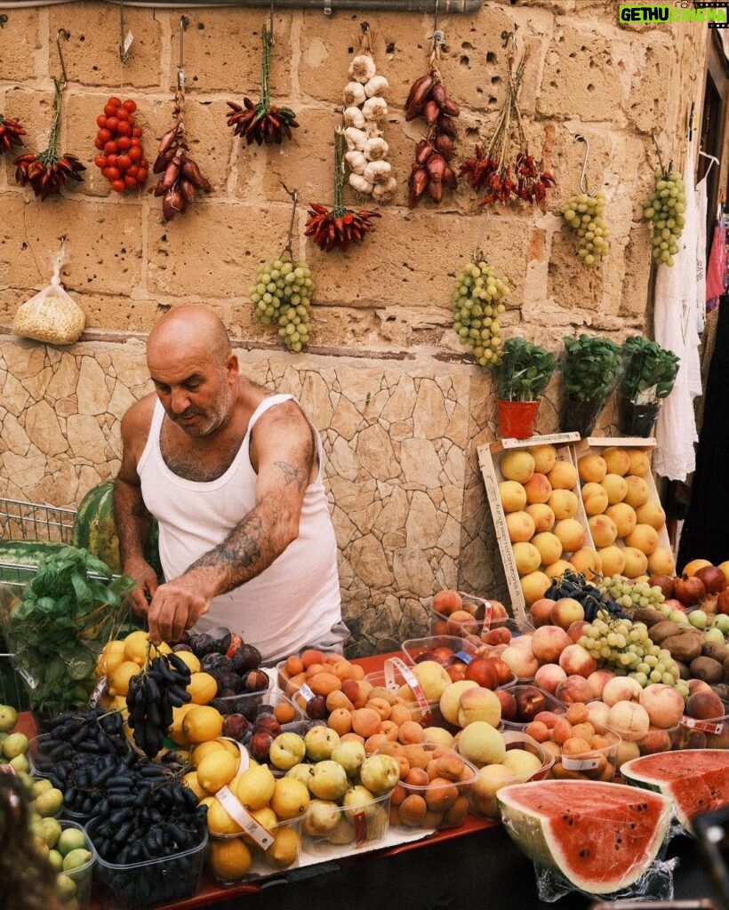 Veronica Ngo Instagram - Market day 🍉🍓🍐🍎🍏❤️ #rome #poglinanoamare #localmarket Bari, Italy