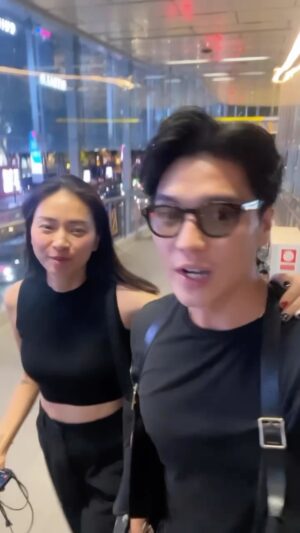 Veronica Ngo Instagram - Ăn sập Bangkok là có thật nhe mng 😂
Đây, bầy đặc làm food blogger, food review đồ. 
Xong cấy ăn ta nói hỗi ôi… hai vợ chồng.😂😂😂
Tui đố đi về ai lên kg và lên mấy kg ??!!kakaka.
Nhớ đón xem công trình ăn sập này của hai đứa trong video ăn ngặp mặt của Chef nhé. 
Toàn nhà hàng Michelin đường phố ở Bangkok ó 😍Huy Trần ❤️ #bangkok #foodblogger