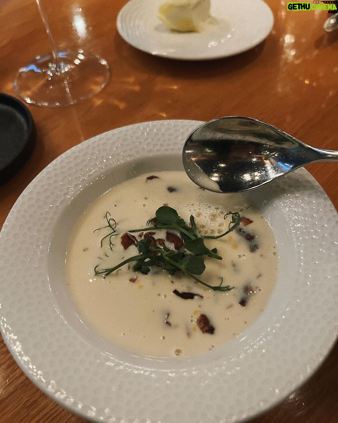 Veronica Ngo Instagram - Thank you Chef @huy.trn for taking on this New year trip in Tromsø … It was good food good memory 🥰🥰❤️🥰