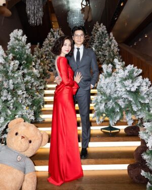Veronica Ngo Instagram - Let’s celebrate this heartwarming season with our loved ones. Christmas time is here again, and I can’t wait to spend it with you. ❤️