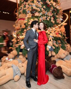 Veronica Ngo Instagram - Let’s celebrate this heartwarming season with our loved ones. Christmas time is here again, and I can’t wait to spend it with you. ❤️