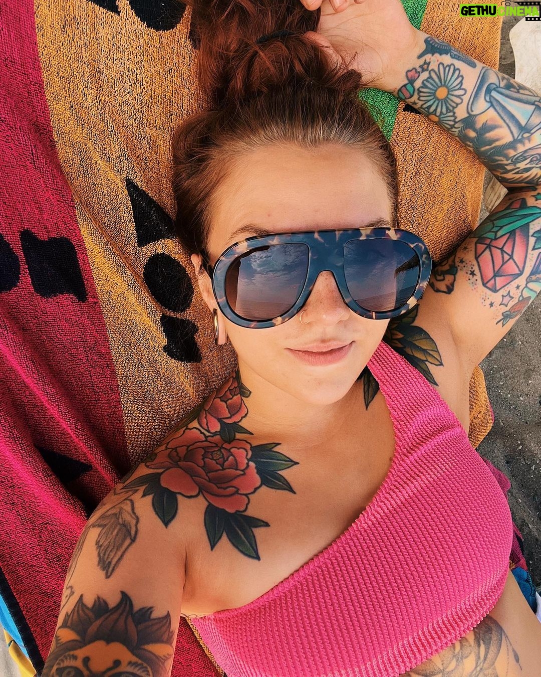 Veronica Verho Instagram - Terkut biitsiltä! ☀️🏝️