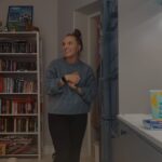 Veronica Verho Instagram - Mainos @gigantti & @epoqkeittiot Järkkäsin pienen taco-illan, ja mä oon just se tyyppi, joka rakastaa häärätä keittiössä, joten tää on mulle aina vaan suuri ilo! Kokkaamiselle on tilaa, joten voi tehdä montaakin asiaa yhtä aikaa. Myös erittäin spessua on meidän uunit ja mikrot, KOSKA mikrossa on myös uuniominaisuus, joten ruokaa voi laittaa paljon uuniin yhtä aikaa. Oon myös jo tulevaisuudesta ERITTÄIN innoissani, koska muutamien viikkojen kuluttua oon järjestämässä isommat kekkerit ystäville, ja sinne aion taikoa jälleen brittiläisiä herkkuja. JA nyt voin käyttää myös tarjoilutasona meidän keittiötä, koska sellaiseen on vihdoin tilaa! 😍