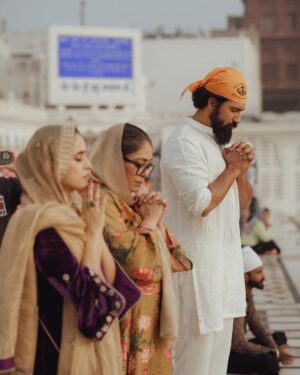 Vicky Kaushal Instagram - Shukr. Sabr. Sukoon.
