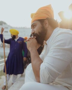 Vicky Kaushal Instagram - Shukr. Sabr. Sukoon.