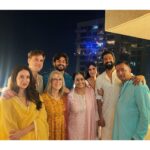Vicky Kaushal Instagram - हमारी तरफ़ से आपको और आपके परिवार को दीपावली की ढेर सारी शुभकामनाएँ! ✨🪔