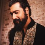 Vicky Kaushal Instagram - 🖤🪔✨