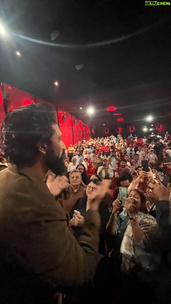 Vicky Kaushal Instagram - Last night was special! Celebrated #SAMबहादुर together with our lovely audience. We said his lines, walked his walk, shared a few war stories… cheered, clapped and even shed a tear. Thank you for sharing your love for the Man with us! Thank you for coming out and packing the cinema halls. All I can say is… “I’m OK, sweetie!” 🥹❤️🇮🇳 . #SAMबहादुर In Cinemas!