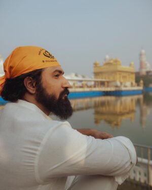Vicky Kaushal Instagram - Shukr. Sabr. Sukoon.
