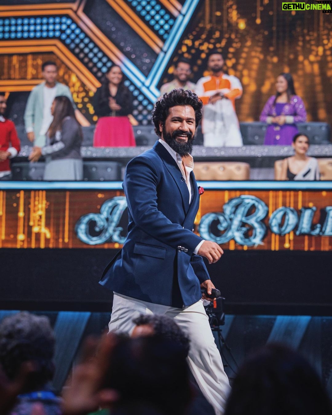 Vicky Kaushal Instagram - #BadhteChalo… 1.12.2023!!! . #SAMबहादुर