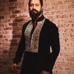 Vicky Kaushal Instagram - 🖤🪔✨