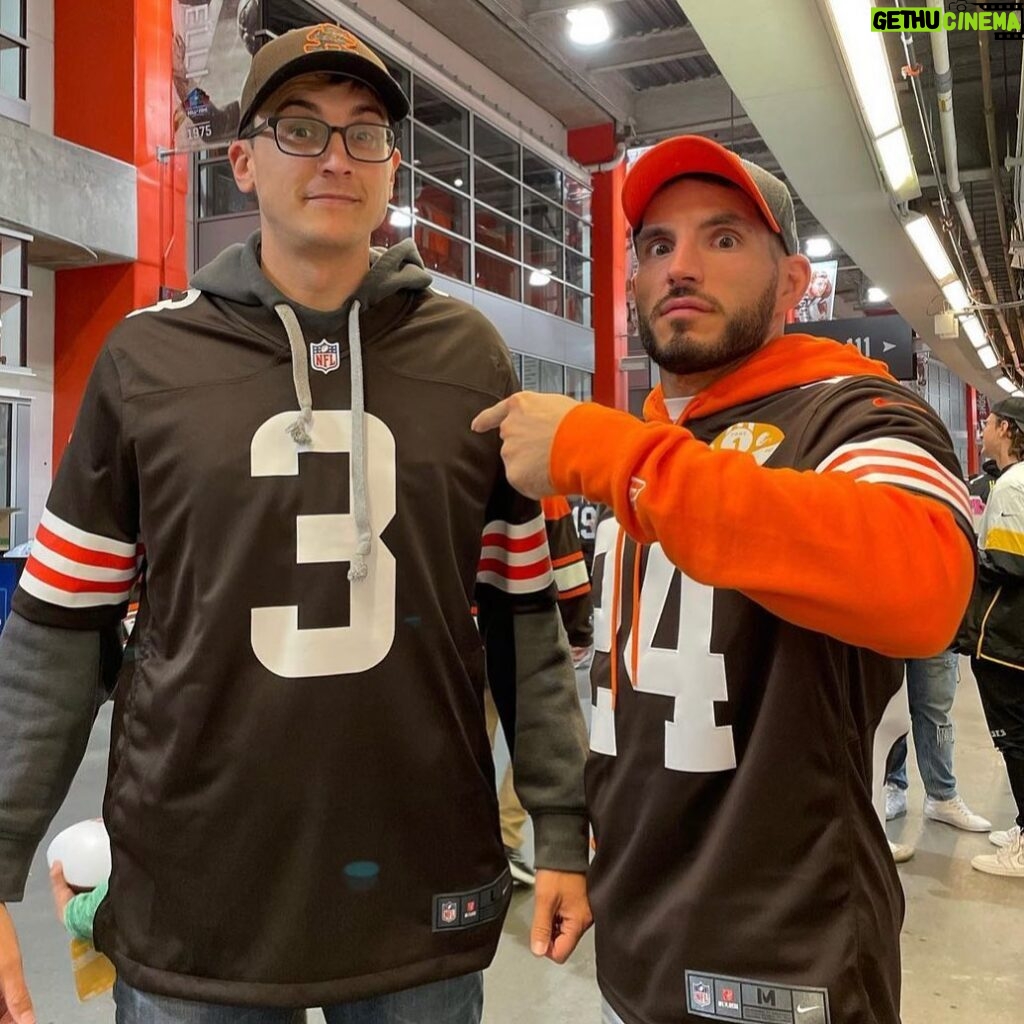 Victor Travagliante Instagram - Cue up “Leave the Memories Alone” - it’s going to take @johnnygargano LOTS of convincing for me to get another #Browns jersey Cleveland, Ohio