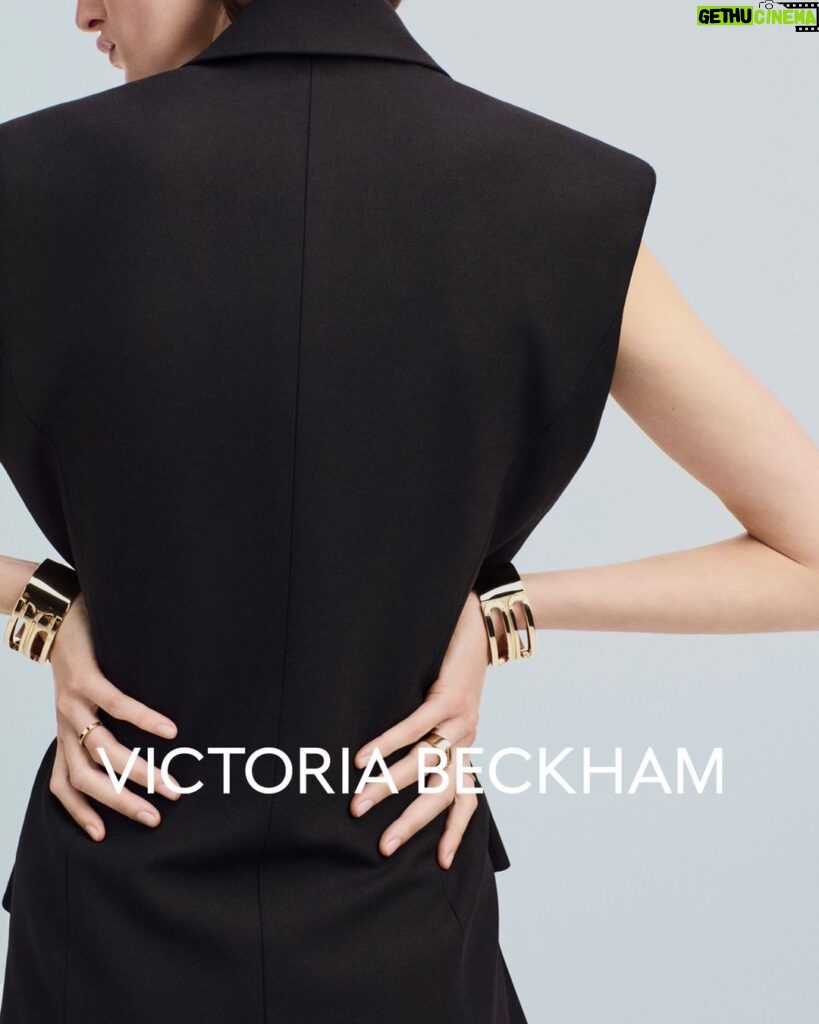 Victoria Beckham Instagram - For cuffing season and beyond. Shop the Exclusive Frame Bracelet in Gold at VictoriaBeckham.com and at 36 Dover Street. Link in bio. #VBValentines