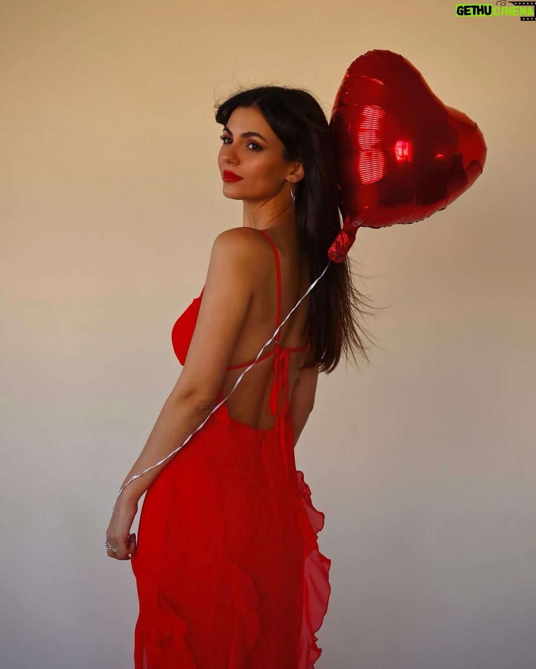 Victoria Justice Instagram - Tripped is streaming everywhere for all you beautiful people to listen to😙 What’s your fav part of the song?!🤭🎈🎶