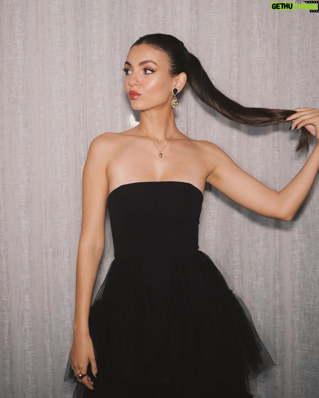 Victoria Justice Instagram - The last of VJ’s b-day 🖤 Thank you @casamigos for throwing the best b day dinner ever. Feeling so grateful for my family, friends & all of you. Sending you all so much love 🫂