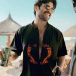 Vijay Deverakonda Instagram – What are we all doing today? 
Sending you love and hugs from me ❤️🤗