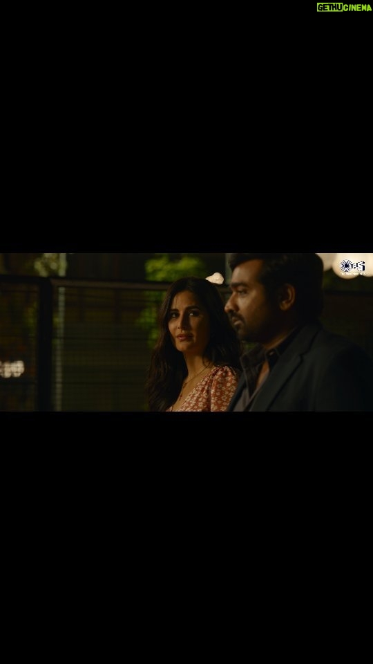 Vijay Sethupathi Instagram - #RaatAkeliThi whispers secrets you don't want to miss! 🤫🎶 Song out now! #MerryChristmas in cinemas on Jan 12 🎄 @katrinakaif @actorvijaysethupathi @ipritamofficial @arijitsingh @antaramitraofficial @vidushak @rameshtaurani @kumartaurani #SriramRaghavan @tipsfilmsofficial @matchboxpix @sanjayroutraymatchbox @jaya.taurani #KewalGarg @sanjaykapoor2500 @pathakvinay #TinnuAnand @radhikaofficial @pratimakannan @ashwinikalsekar @gayathrieshankar #PariSharma #PoojaLadhaSurti #ArijitBiswas #AnukritiPandey #MadhuNeelakandan @mayursharma22011 #MadhuApsara @vishal_bajaj_1603 @daniel.b.george @anaitashroffadajania @brinda_gopal @penmovies Music on @tips