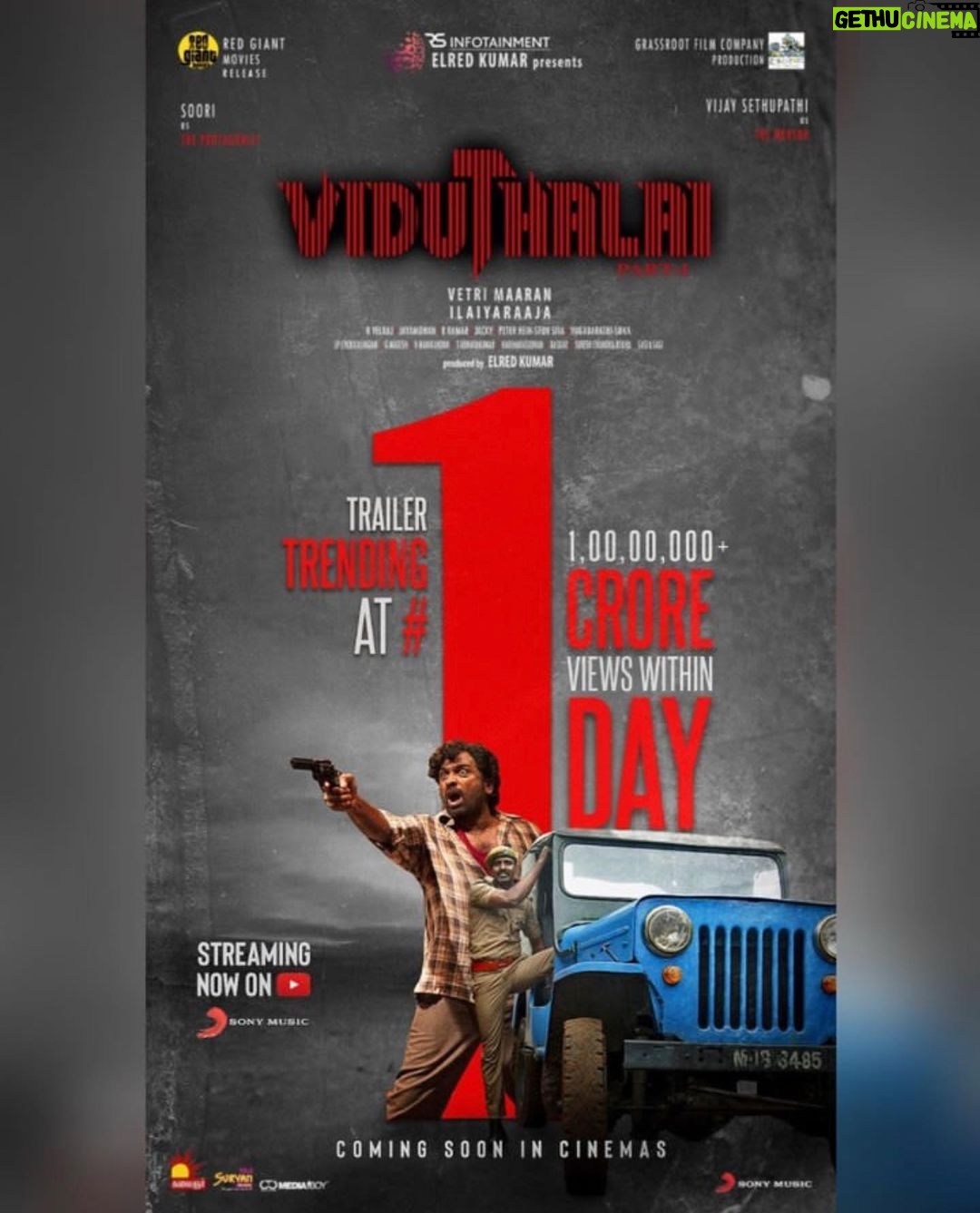 Vijay Sethupathi Instagram - Trailer continuously Trending #1 & Hits 1️⃣Crore+ views in less than 24 hrs Director #VetriMaaran 's #ViduthalaiPart1 coming soon in theatres #ilaiyaraaja Musical @soorimuthuchamy @elredkumar @rsinfotainment @bhavanisre @r.velraj.isc @dirrajivmenon @gauthamvasudevmenon #jackson #GrassRootFilmCompany @redgiantmovies_ @mani.rsinfo @sonymusic_south @donechannel1 @abdulspost @ctcmediaboy