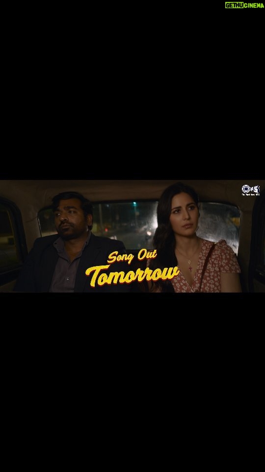 Vijay Sethupathi Instagram - Tomorrow's forecast: 'Nazar Teri Toofan' 💓 Tomorrow's mood: 🤩💞🥰 #MerryChristmas in cinemas on Jan 12 🎄 @katrinakaif @actorvijaysethupathi @ipritamofficial @paponmusic @vidushak @rameshtaurani @kumartaurani #SriramRaghavan @tipsfilmsofficial @matchboxpix @sanjayroutraymatchbox @jaya.taurani #KewalGarg @sanjaykapoor2500 @pathakvinay #TinnuAnand @radhikaofficial @pratimakannan @ashwinikalsekar @gayathrieshankar #PariSharma #PoojaLadhaSurti #ArijitBiswas #AnukritiPandey #MadhuNeelakandan @mayursharma22011 #MadhuApsara @vishal_bajaj_1603 @daniel.b.george @anaitashroffadajania @vijayganguly Music on @tips