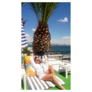 Vildan Vatansever Instagram - 🌞🤽🏻‍♀️💙