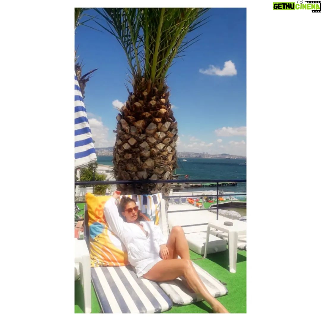 Vildan Vatansever - 1.5K Likes - 🌞🤽🏻♀️💙